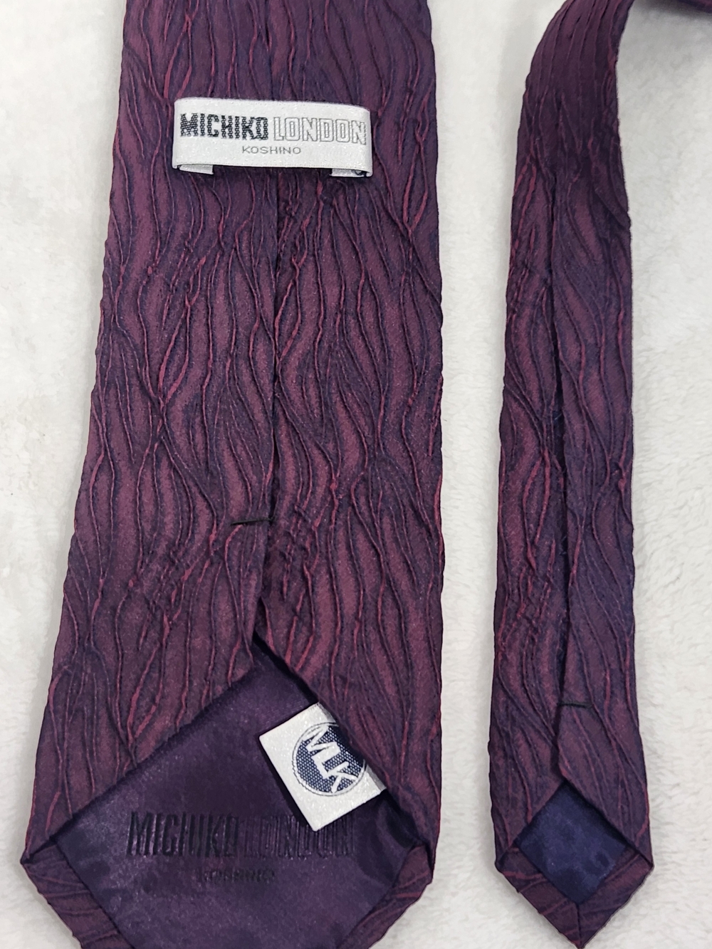 Men's Textured Plum Tie